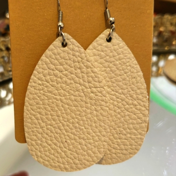 White Faux Leather Earrings - Picture 4 of 4